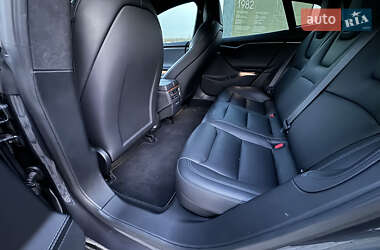 Лифтбек Tesla Model S 2020 в 
