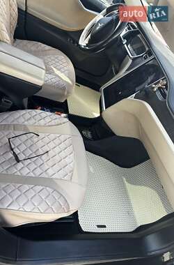 Ліфтбек Tesla Model S 2012 в Києві