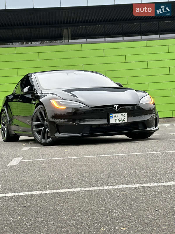 Tesla Model S 2021