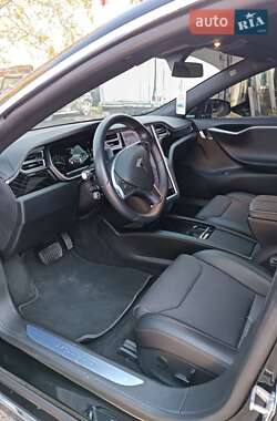 Лифтбек Tesla Model S 2017 в 