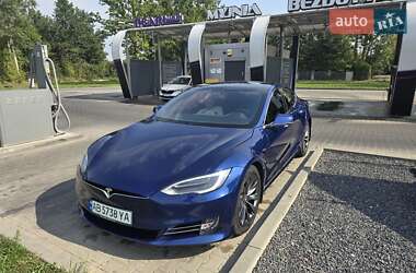 Лифтбек Tesla Model S 2017 в 