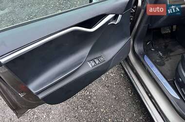 Лифтбек Tesla Model S 2015 в 