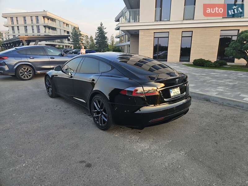 Лифтбек Tesla Model S 2021 в Киеве