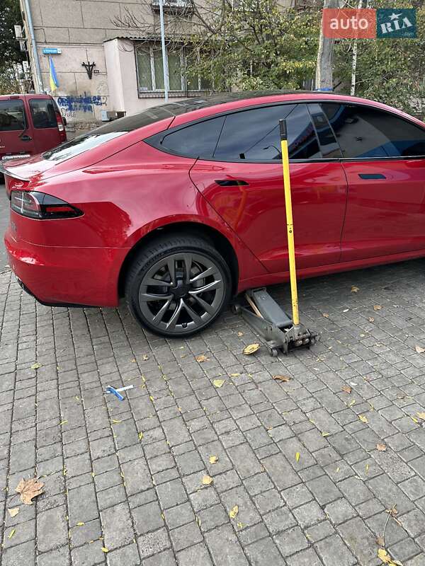 Лифтбек Tesla Model S 2022 в Одессе