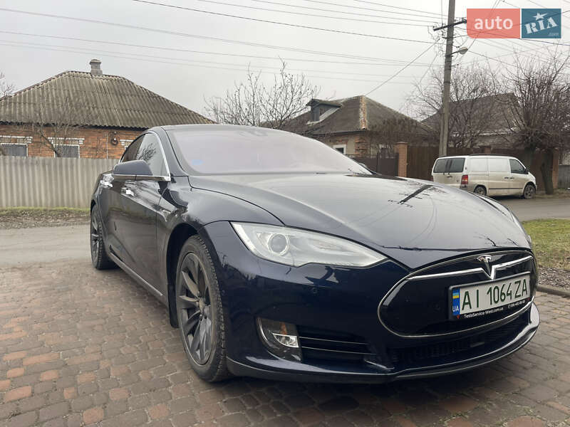 Лифтбек Tesla Model S 2015 в Харькове фото 8 Лифтбек Tesla Model S 2015 в Харькове