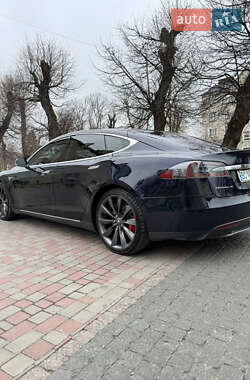 Лифтбек Tesla Model S 2015 в Золочеве