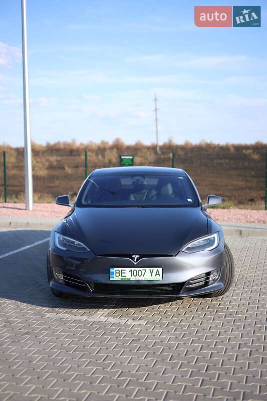 Ліфтбек Tesla Model S 2018 в Миколаєві