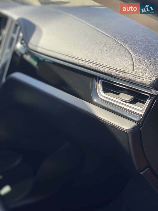 Ліфтбек Tesla Model S 2013 в Луцьку