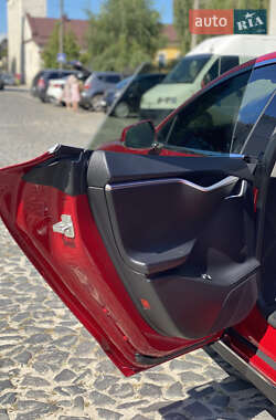 Лифтбек Tesla Model S 2013 в 