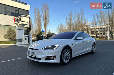 Ліфтбек Tesla Model S 2018 в Одесі