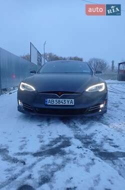 Ліфтбек Tesla Model S 2015 в Вінниці