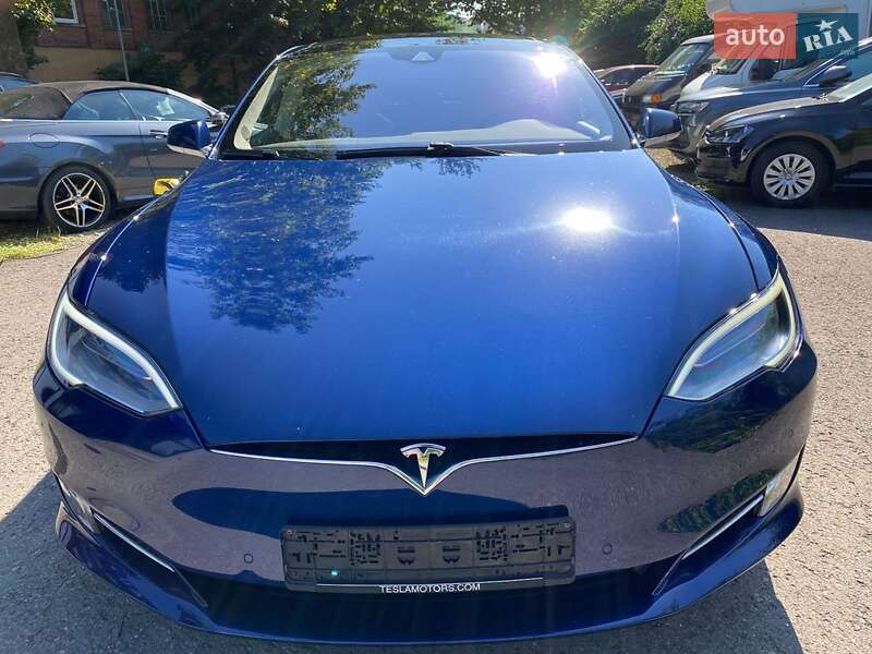 Лифтбек Tesla Model S 2017 в Киеве