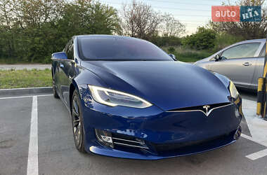 Лифтбек Tesla Model S 2016 в Киеве