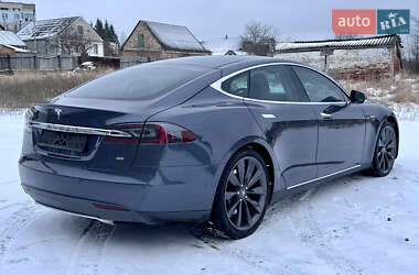 Ліфтбек Tesla Model S 2015 в Валках