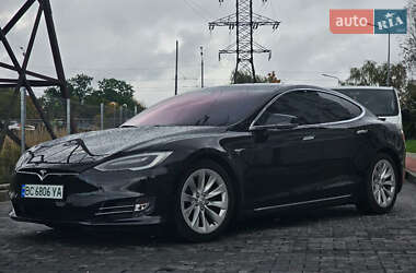 Ліфтбек Tesla Model S 2017 в Львові