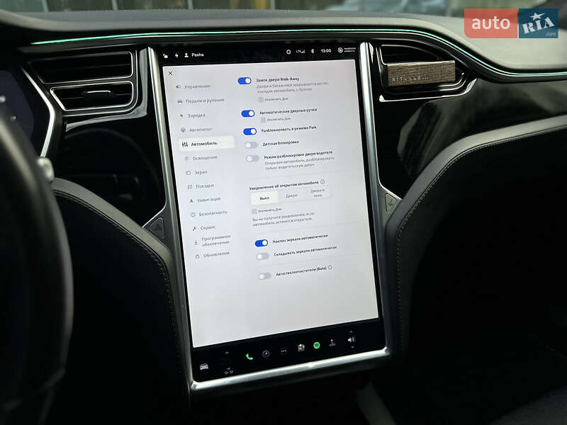 Лифтбек Tesla Model S 2017 в Львове