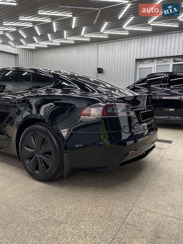 Лифтбек Tesla Model S 2022 в Виннице