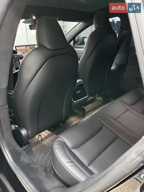Лифтбек Tesla Model S 2022 в Виннице