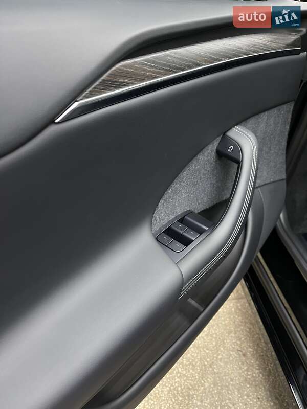 Лифтбек Tesla Model S 2022 в Виннице