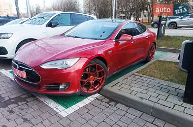 Ліфтбек Tesla Model S 2015 в Львові