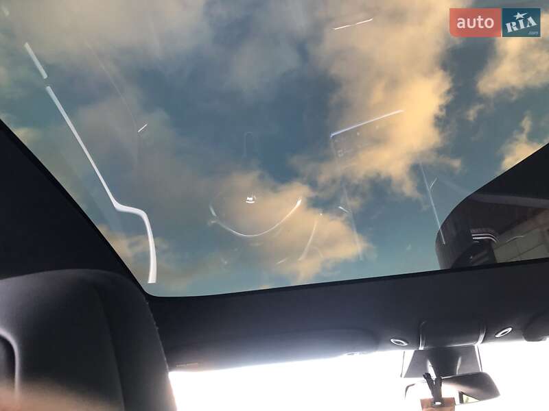 Ліфтбек Tesla Model S 2017 в Києві