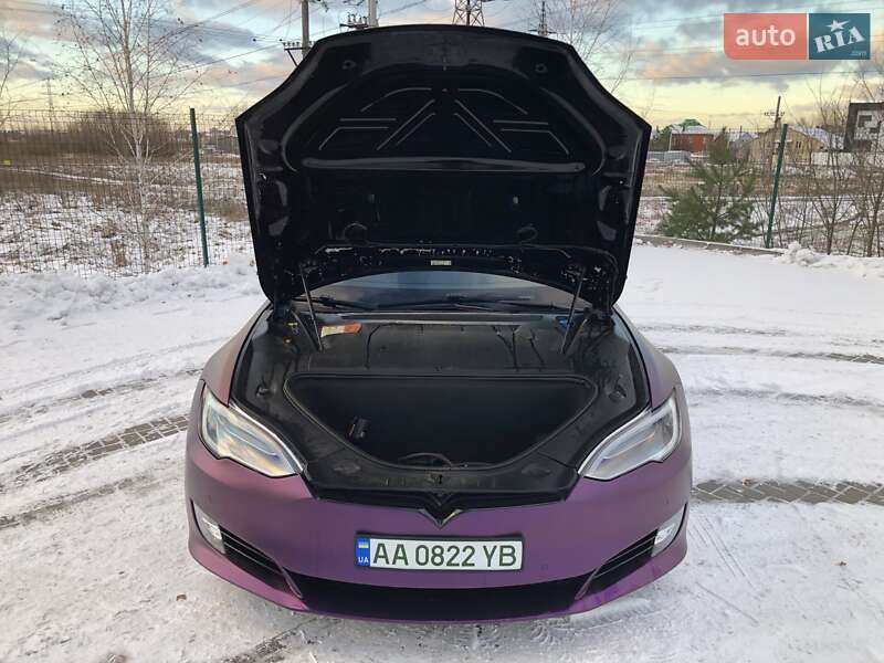 Ліфтбек Tesla Model S 2017 в Києві