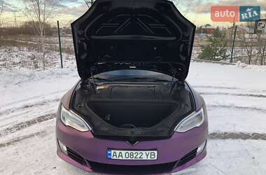 Ліфтбек Tesla Model S 2017 в 