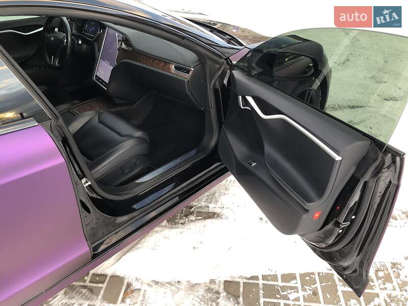 Ліфтбек Tesla Model S 2017 в Києві