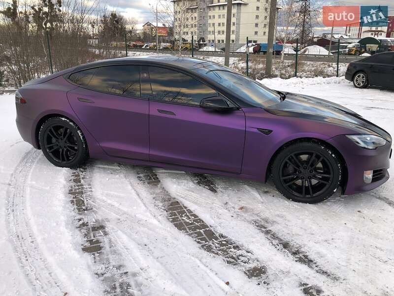 Ліфтбек Tesla Model S 2017 в Києві