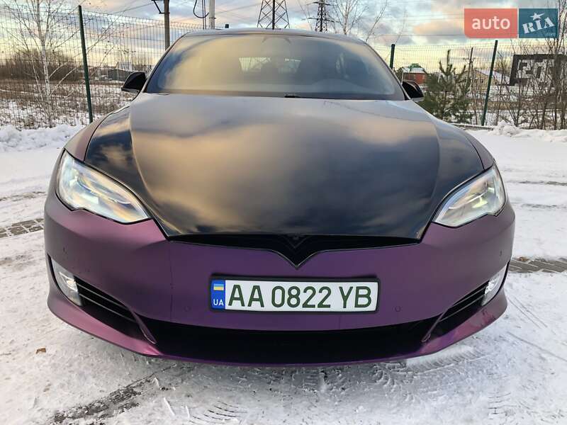 Ліфтбек Tesla Model S 2017 в Києві