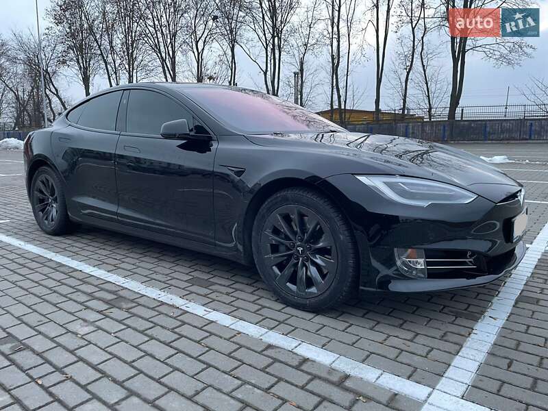 Tesla Model S 2019