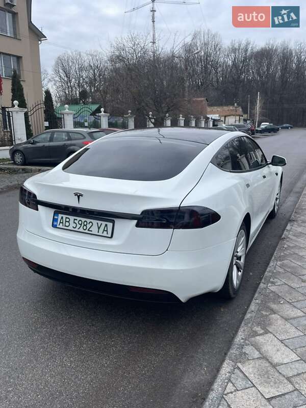 Лифтбек Tesla Model S 2018 в Виннице