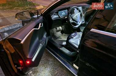 Лифтбек Tesla Model S 2014 в 