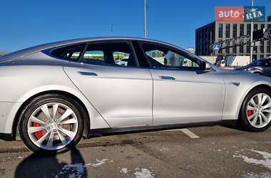 Лифтбек Tesla Model S 2015 в Киеве