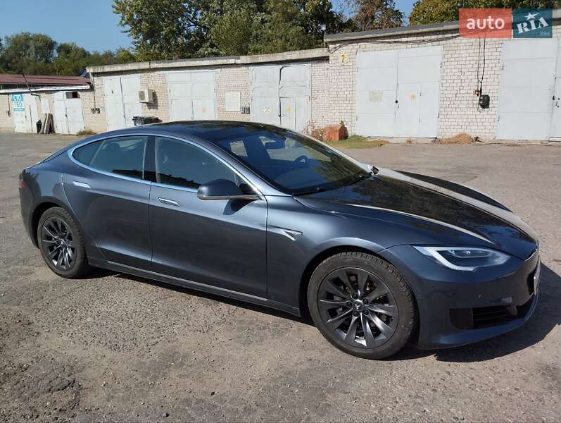 Ліфтбек Tesla Model S 2016 в Миколаєві