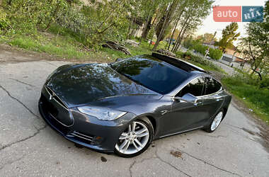 Ліфтбек Tesla Model S 2015 в Харкові