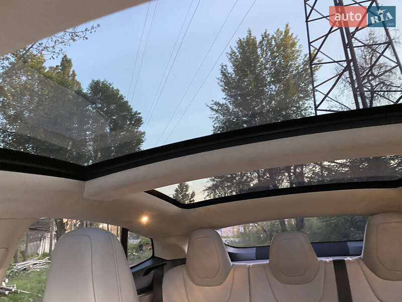 Ліфтбек Tesla Model S 2015 в Харкові