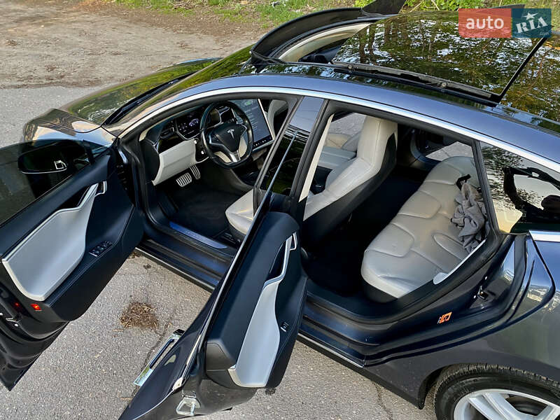 Ліфтбек Tesla Model S 2015 в Харкові