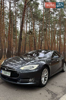 Лифтбек Tesla Model S 2016 в 