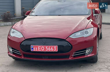 Лифтбек Tesla Model S 2015 в 