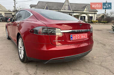Лифтбек Tesla Model S 2015 в 