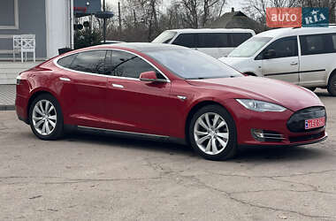 Лифтбек Tesla Model S 2015 в 