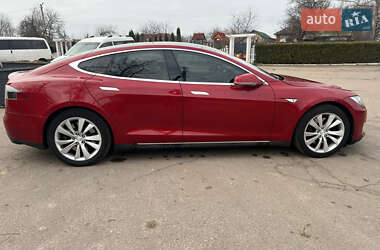 Лифтбек Tesla Model S 2015 в 