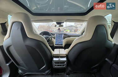 Лифтбек Tesla Model S 2015 в 