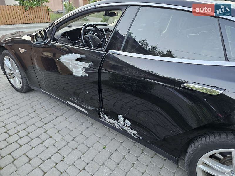 Лифтбек Tesla Model S 2014 в Ровно