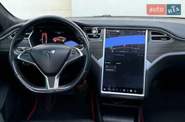 Ліфтбек Tesla Model S 2015 в Сарнах