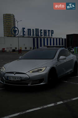 Ліфтбек Tesla Model S 2013 в Одесі