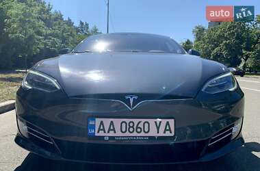 Лифтбек Tesla Model S 2016 в Киеве