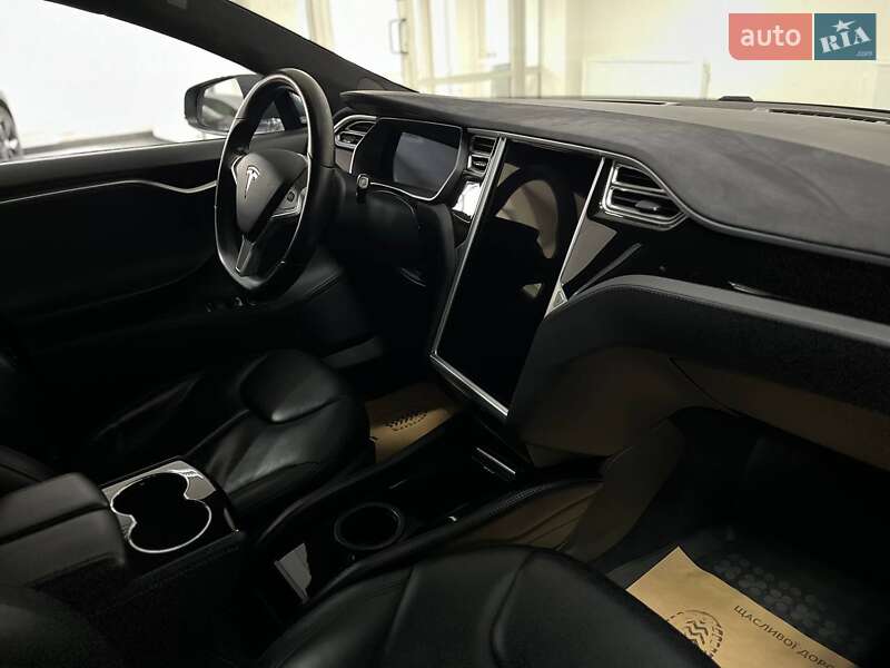 Ліфтбек Tesla Model S 2015 в Полтаві