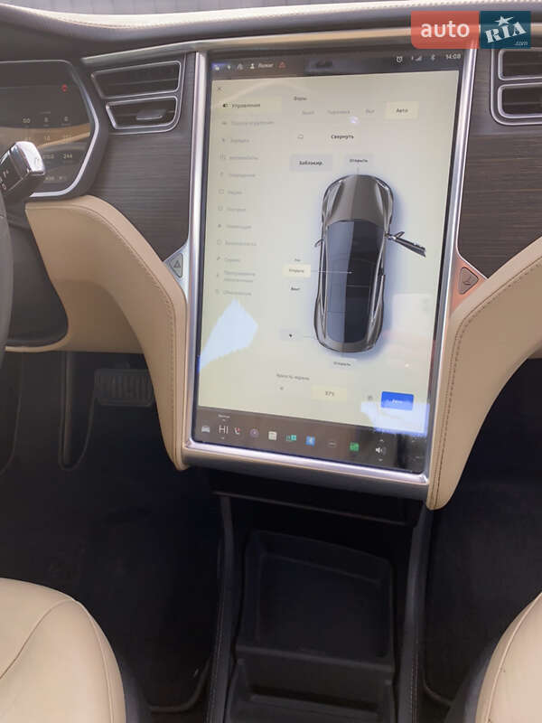 Лифтбек Tesla Model S 2014 в Жовкве